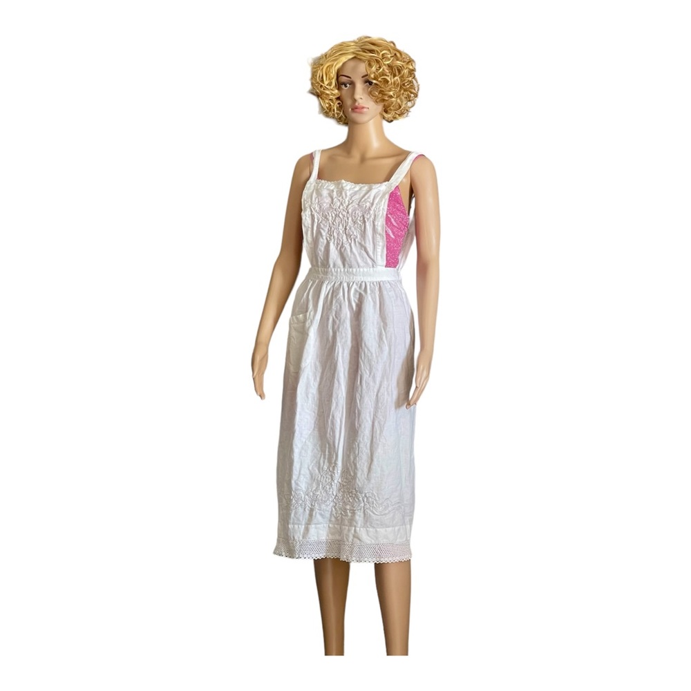 Vintage White Lace Embroider Retro Old Fashioned Apron Tie Back MIDI Minimalist